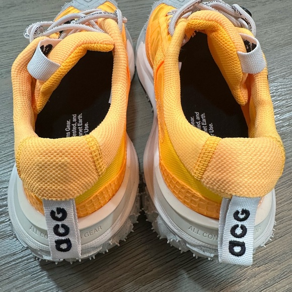 Nike ACG Mountain Fly 2 Low Men's 
Laser Orange / Orewood DV7903-800 - Picture 2 of 4